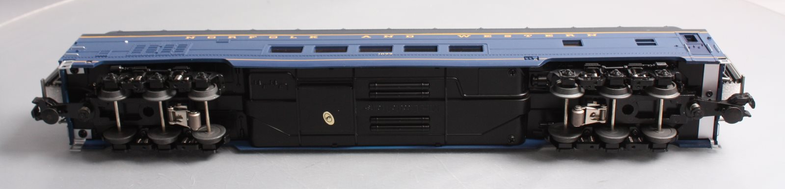 MTH 20-67245 O Gauge Norfolk & Western 70' Streamlined Full Length Vista Dome