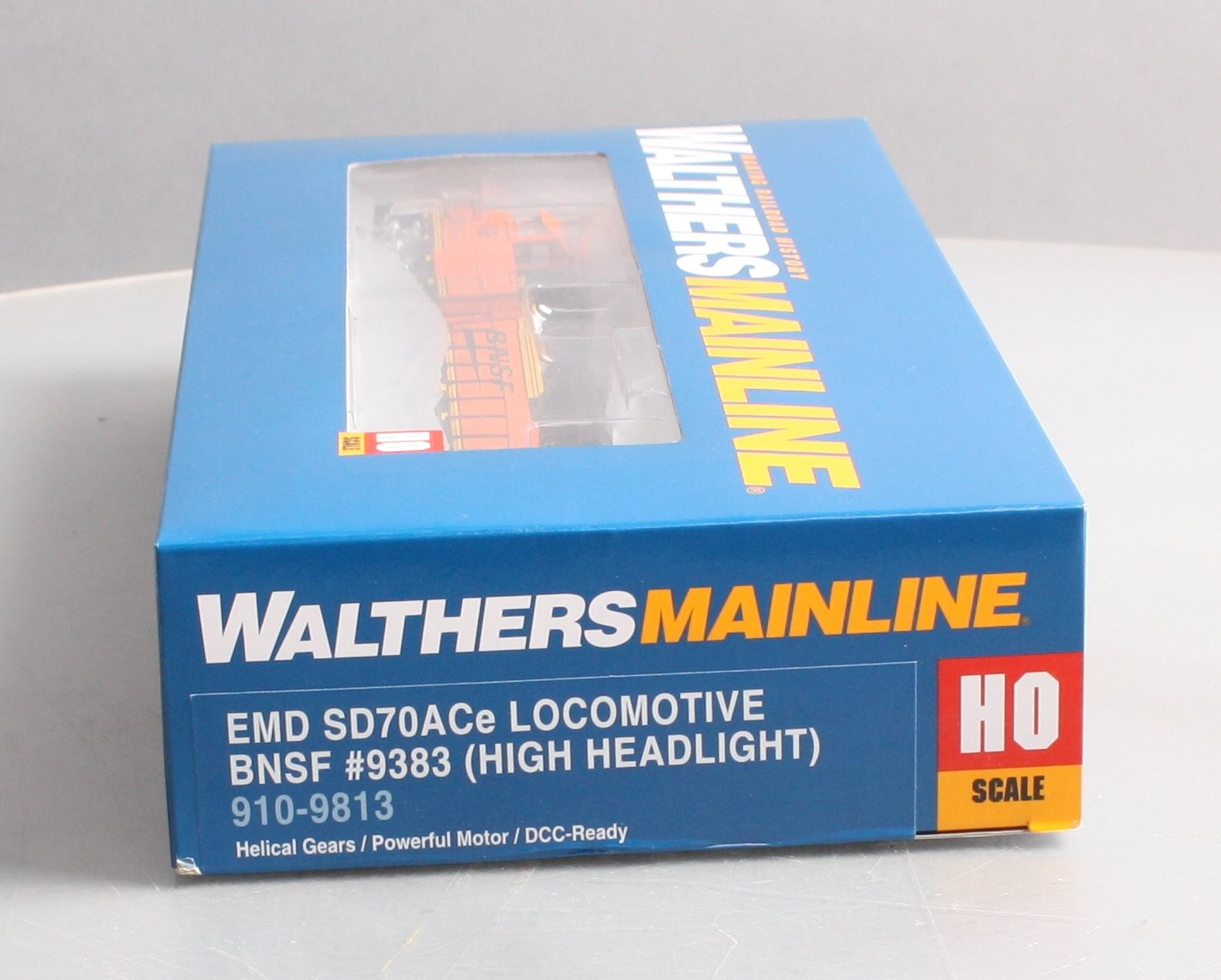 Walthers 910-9813 HO Burlington Northern Santa Fe EMD SD70ACe #9383