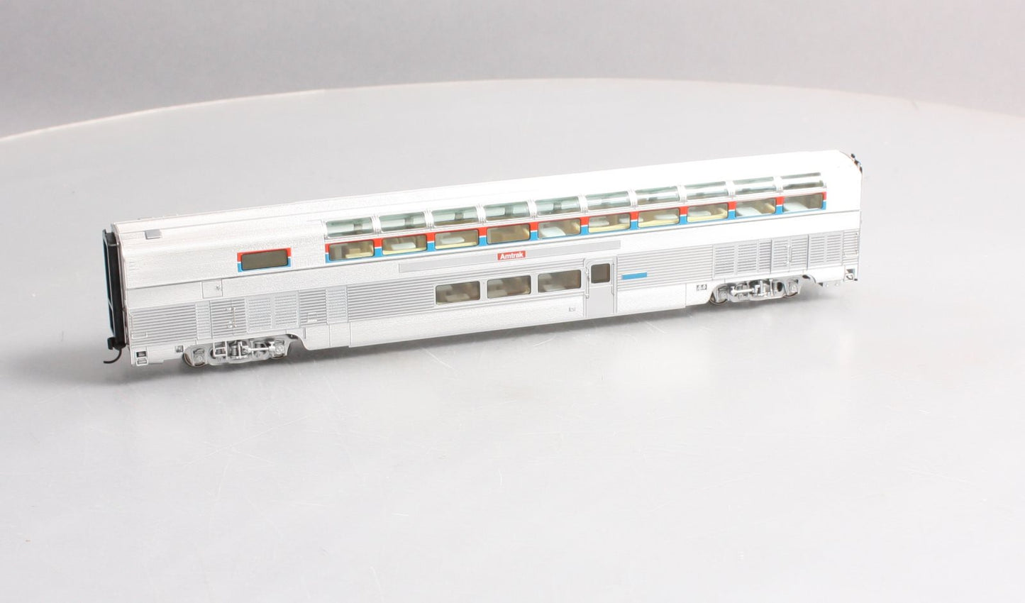 Walthers 920-14321 HO Scale Amtrak 85' Budd Hi-Level Lighted Sky Lounge Car