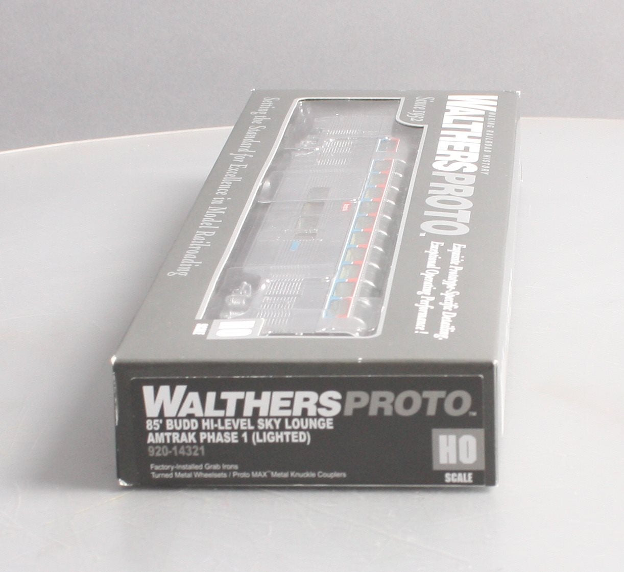 Walthers 920-14321 HO Scale Amtrak 85' Budd Hi-Level Lighted Sky Lounge Car