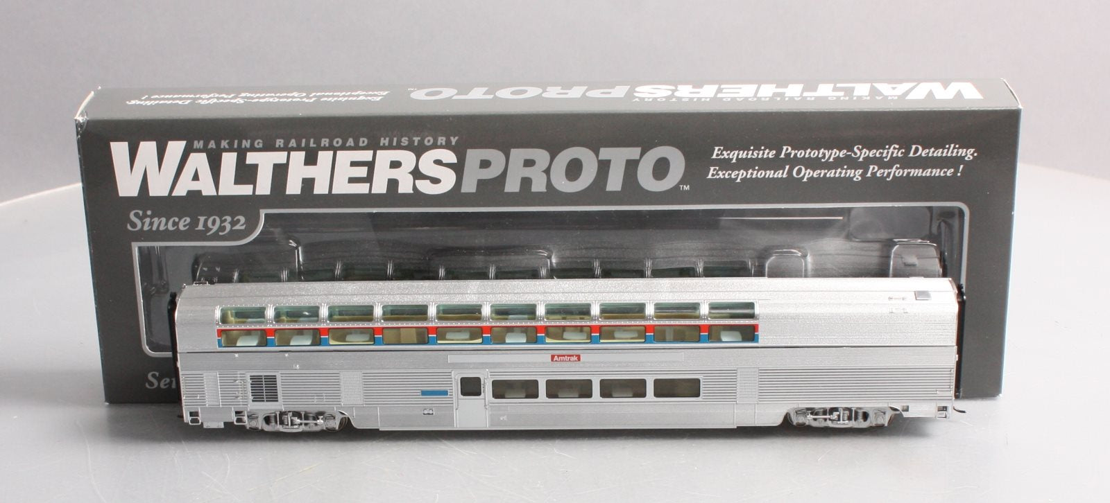 Walthers 920-14321 HO Scale Amtrak 85' Budd Hi-Level Lighted Sky Lounge Car
