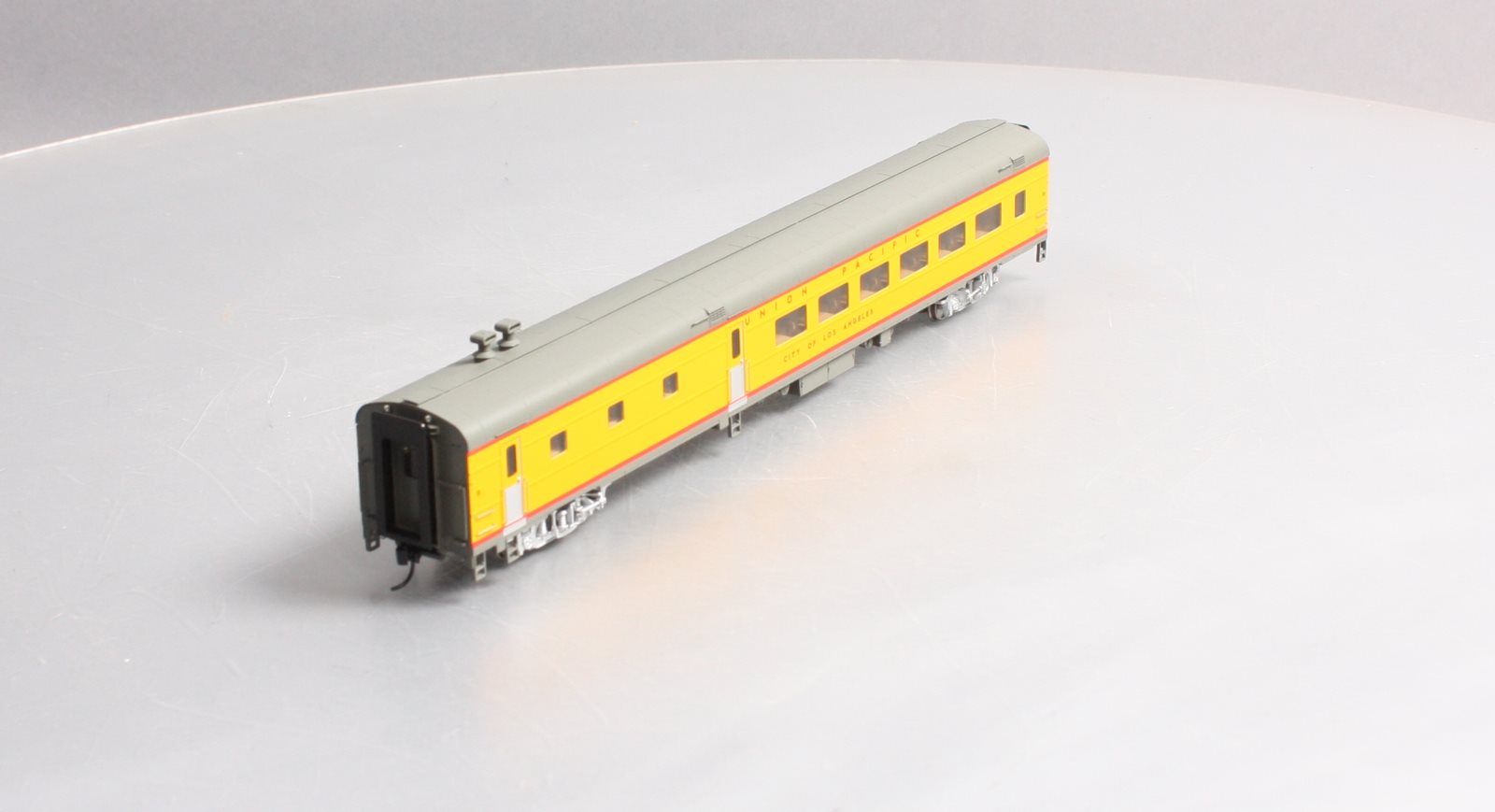 Walthers 920-18600 HO Union Pacific City of Los Angeles 85' ACF 48-Seat Diner