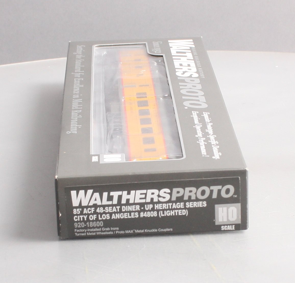 Walthers 920-18600 HO Union Pacific City of Los Angeles 85' ACF 48-Seat Diner