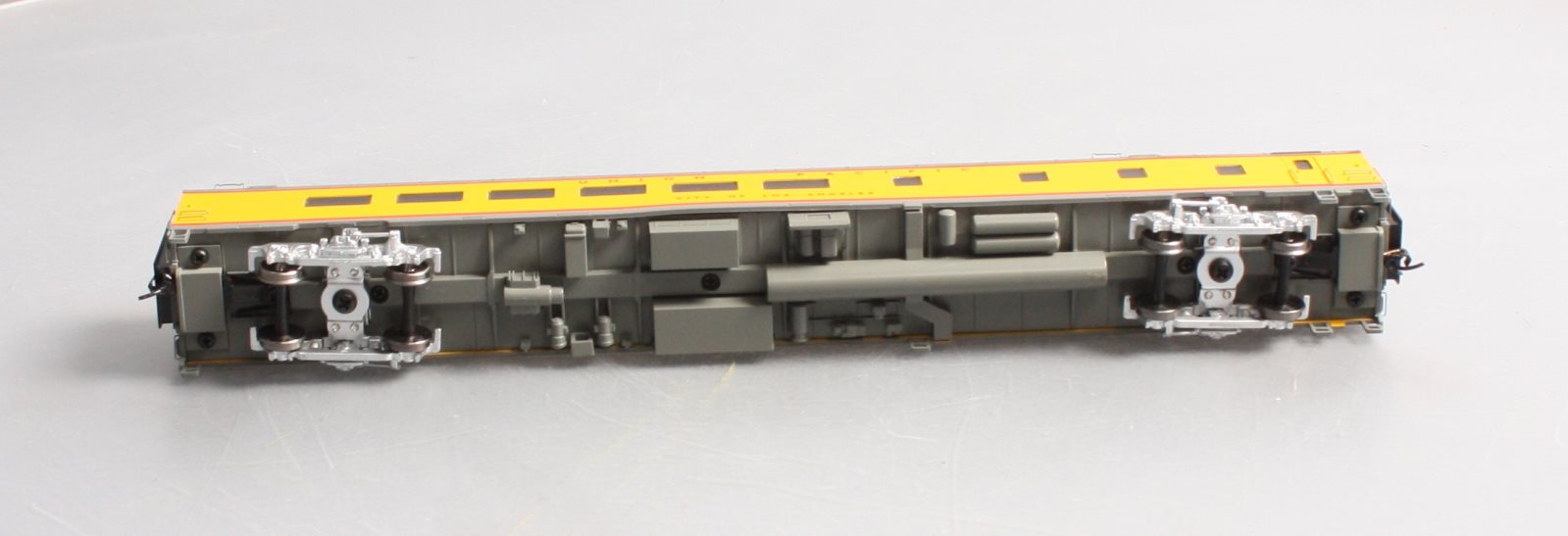 Walthers 920-18600 HO Union Pacific City of Los Angeles 85' ACF 48-Seat Diner