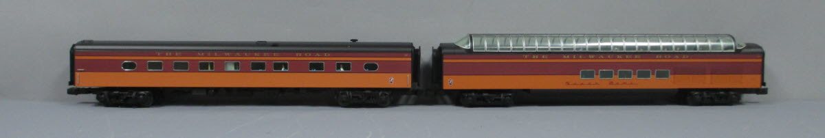 Lionel 6-25623 Milwaukee Road 18" Passenger Car (Pack of 2)