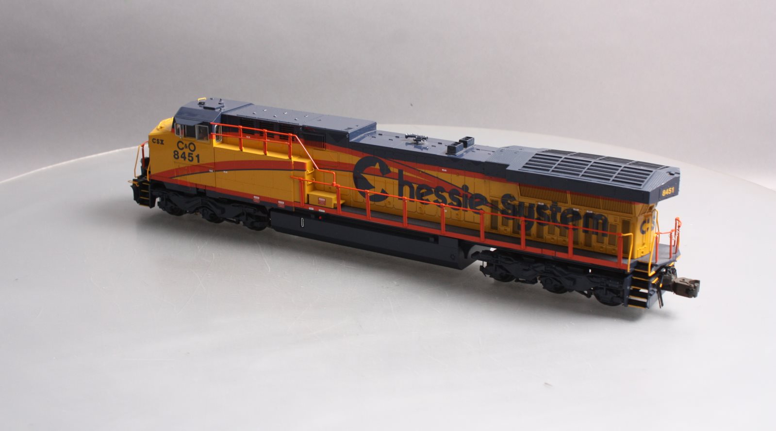 Lionel 6-38405 O Gauge CSX Heritage AC6000 Diesel Locomotive #8451