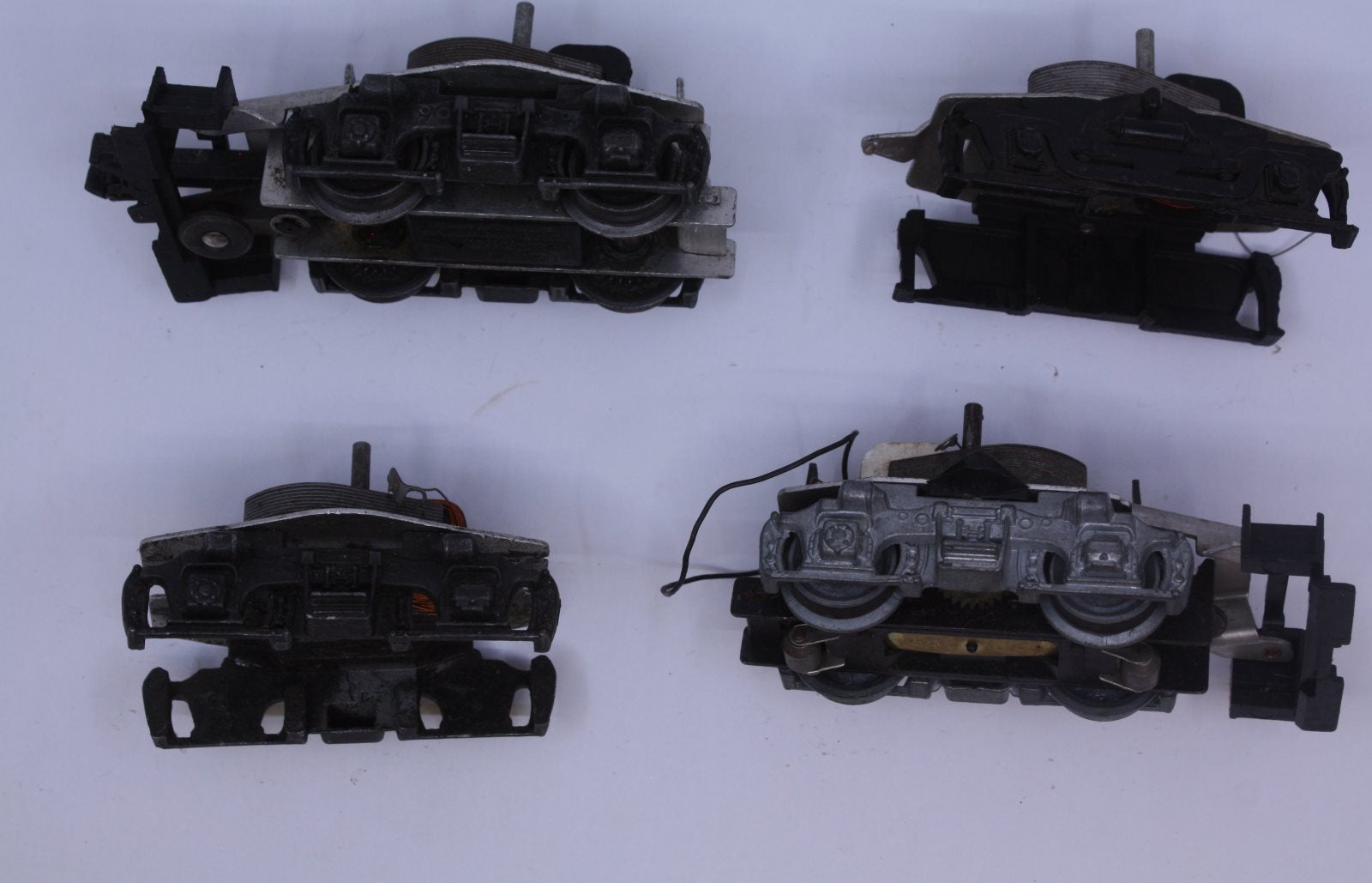Acme 511-987 Diesel Motor Truck Chassis Assortment - Not Working (Bag of 4)
