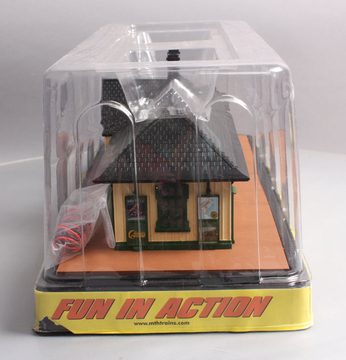 MTH 30-90493 O Shady Junction Country Passenger Station