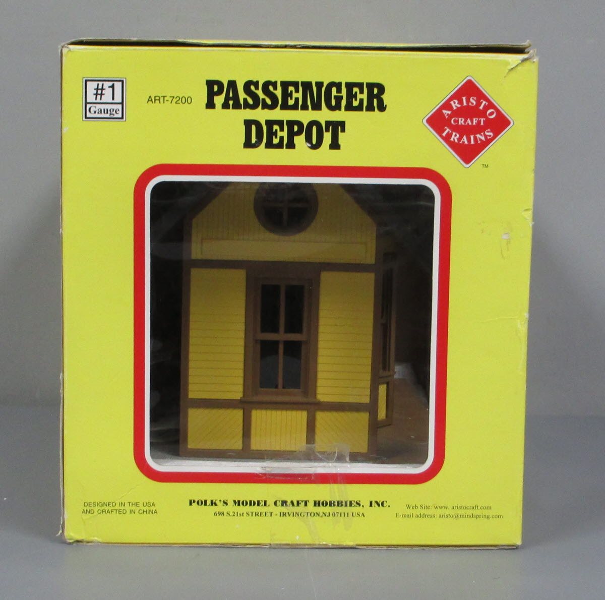 Aristo-Craft ART-7200 G Scale Passenger Depot