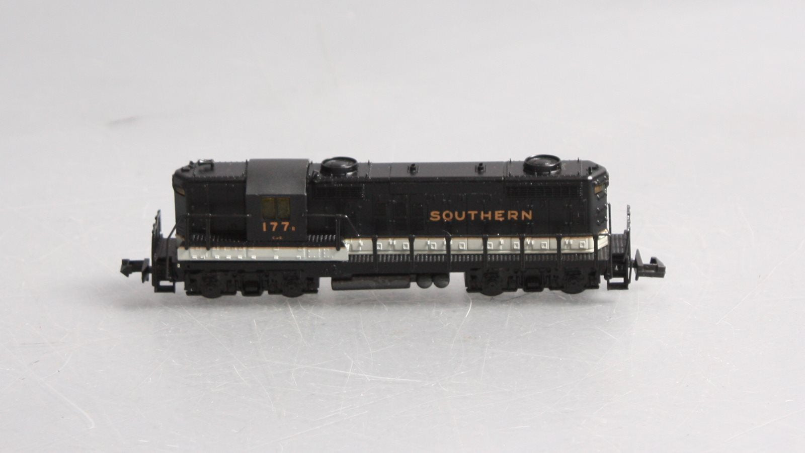 Life Like 7137 N Southern GP18 Diesel Locomotive #177