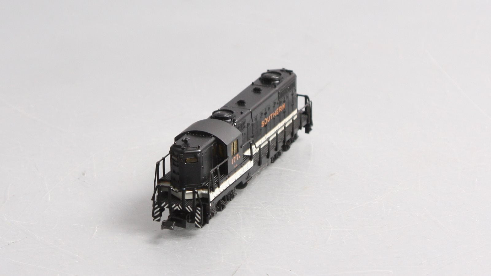 Life Like 7137 N Southern GP18 Diesel Locomotive #177