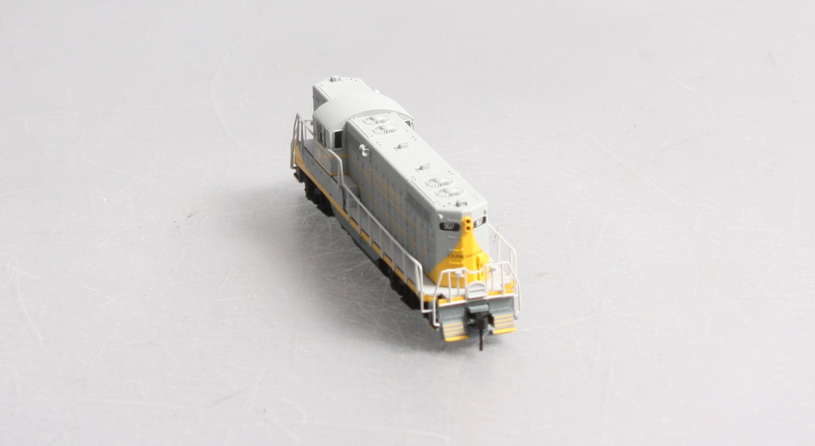 Atlas 48290 N Clinchfield GP-7 Diesel Locomotive #907