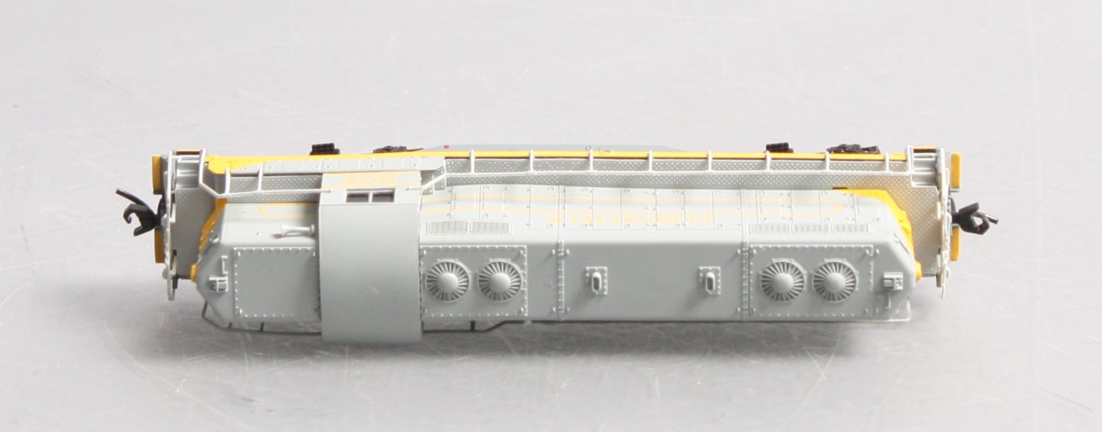 Atlas 48290 N Clinchfield GP-7 Diesel Locomotive #907