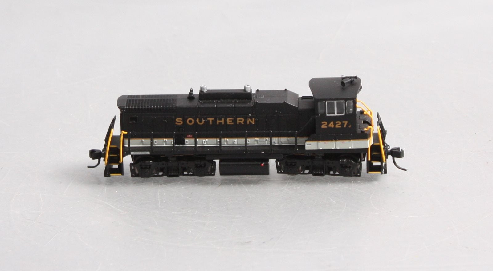 Atlas 52276 N Southern MP-15DC Diesel Locomotive w/DCC #2427
