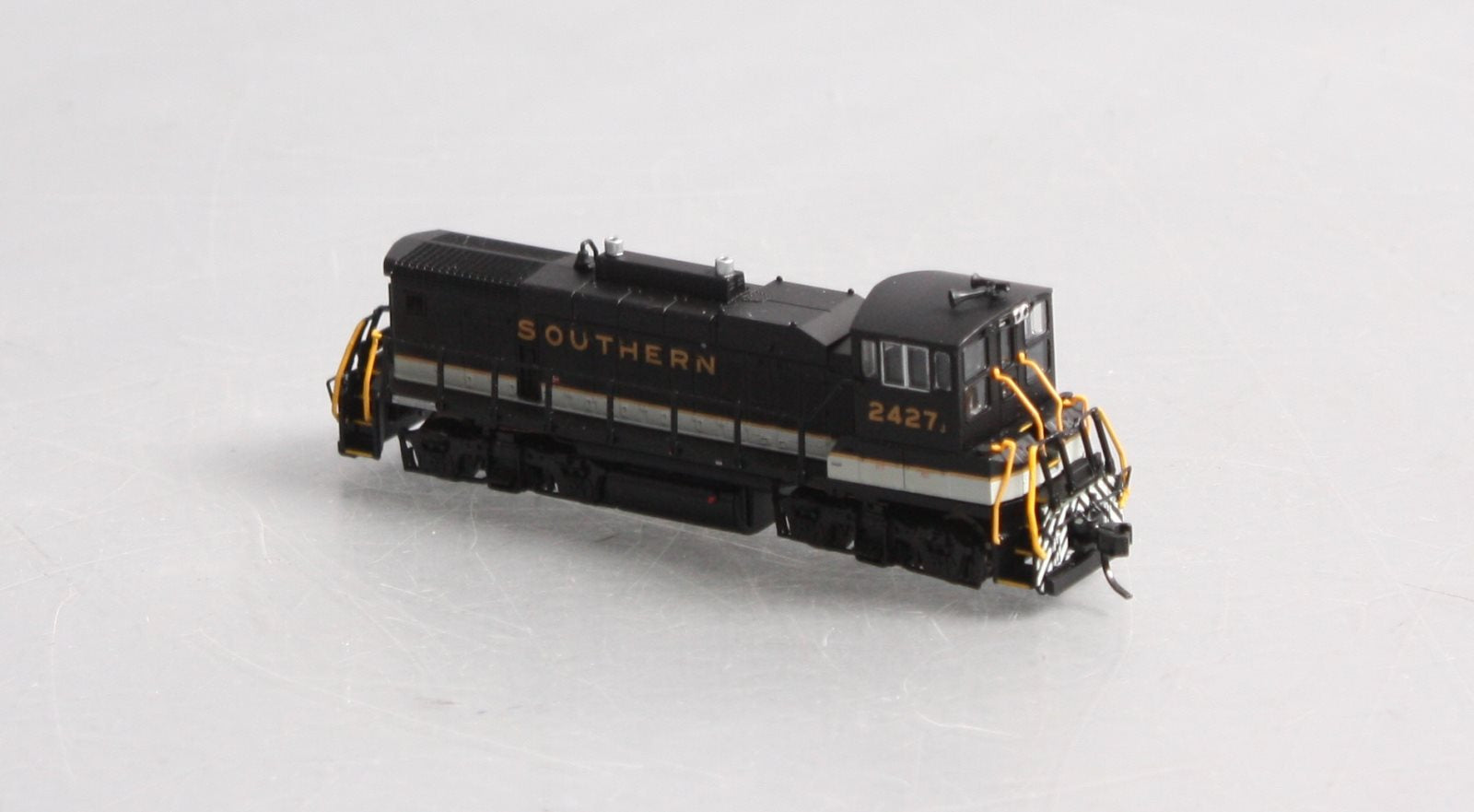 Atlas 52276 N Southern MP-15DC Diesel Locomotive w/DCC #2427