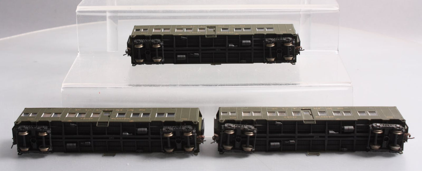 Walthers 932-34151 HO Scale Pullman Standard Troop Sleeper Car Set (Set of 3)