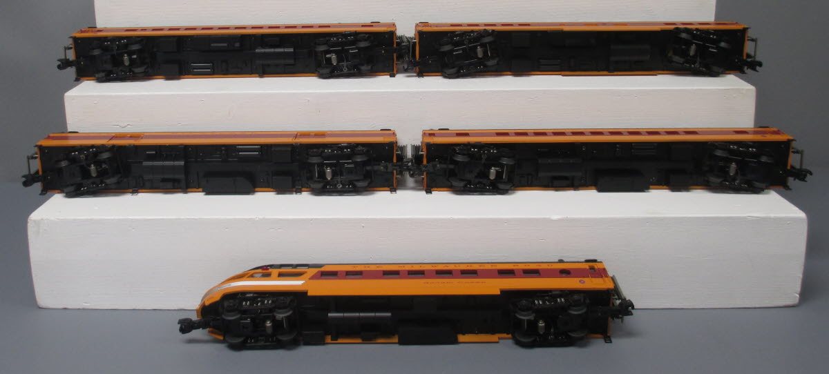 MTH 20-65112 O MILW 70' Streamlined Smooth Sided Passenger Car Set (Set of 5)