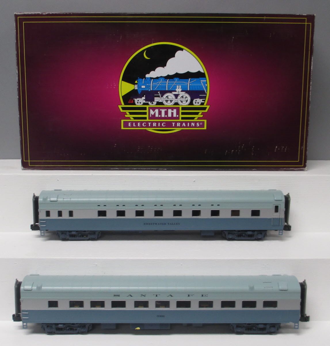 MTH 20-66170 O Santa Fe Blue Goose 70' ABS Streamlined Sleeper/Diner 2-Car Set