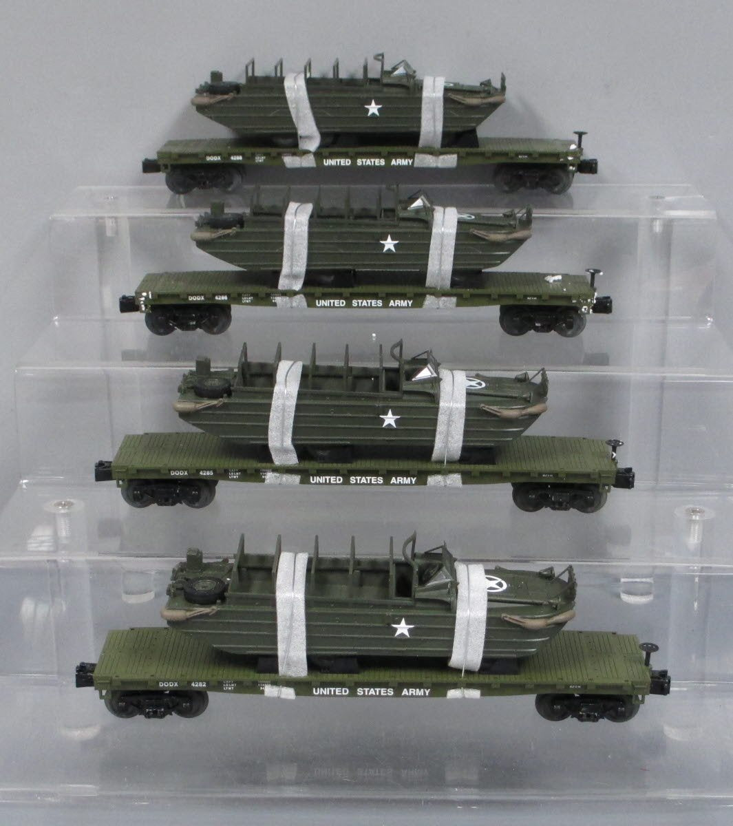 MTH 30-70105 O Gauge U.S. Army Flat Car with GMC DUKW 353 4-Car Set