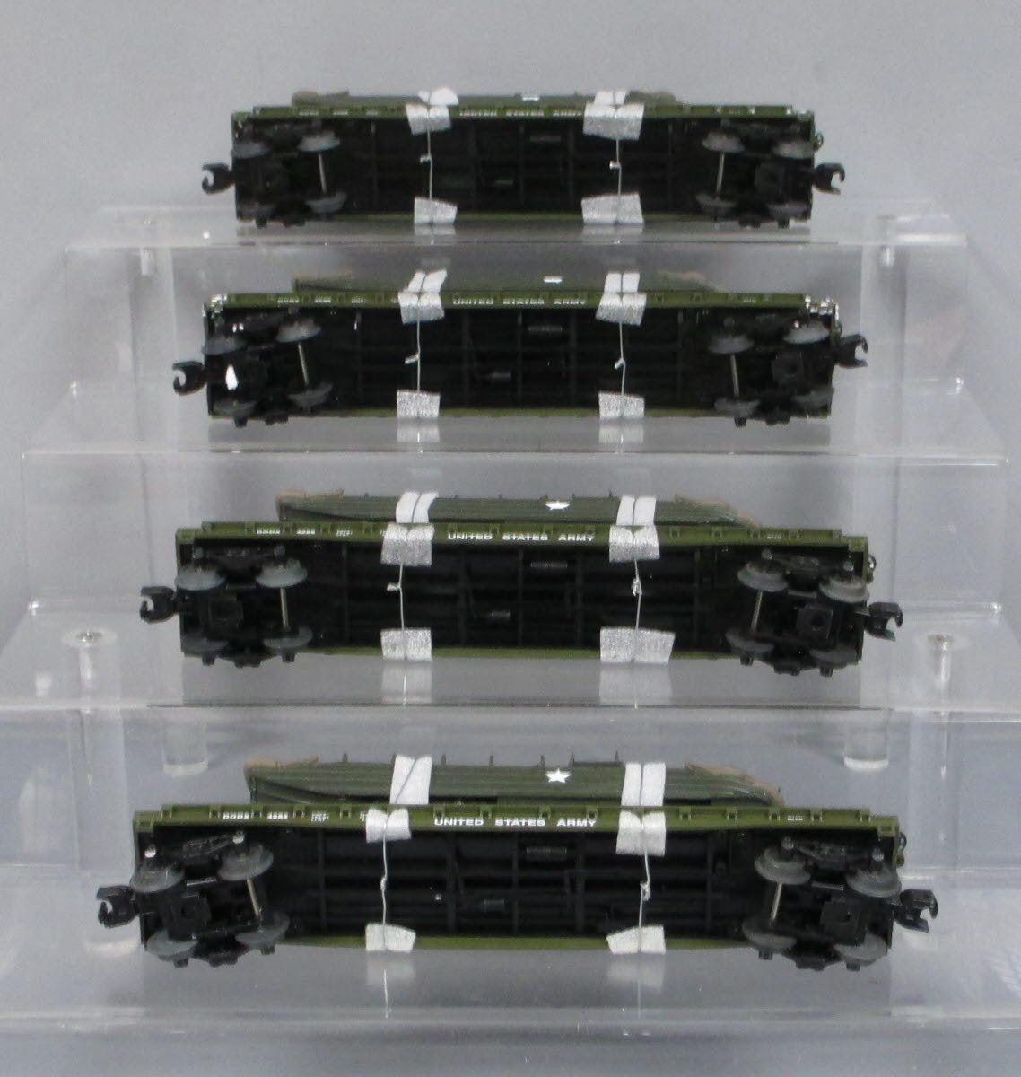 MTH 30-70105 O Gauge U.S. Army Flat Car with GMC DUKW 353 4-Car Set