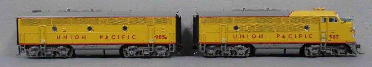 Broadway Limited 4825 HO Union Pacific EMD F3 A/B Diesel Locomotive #905/905B