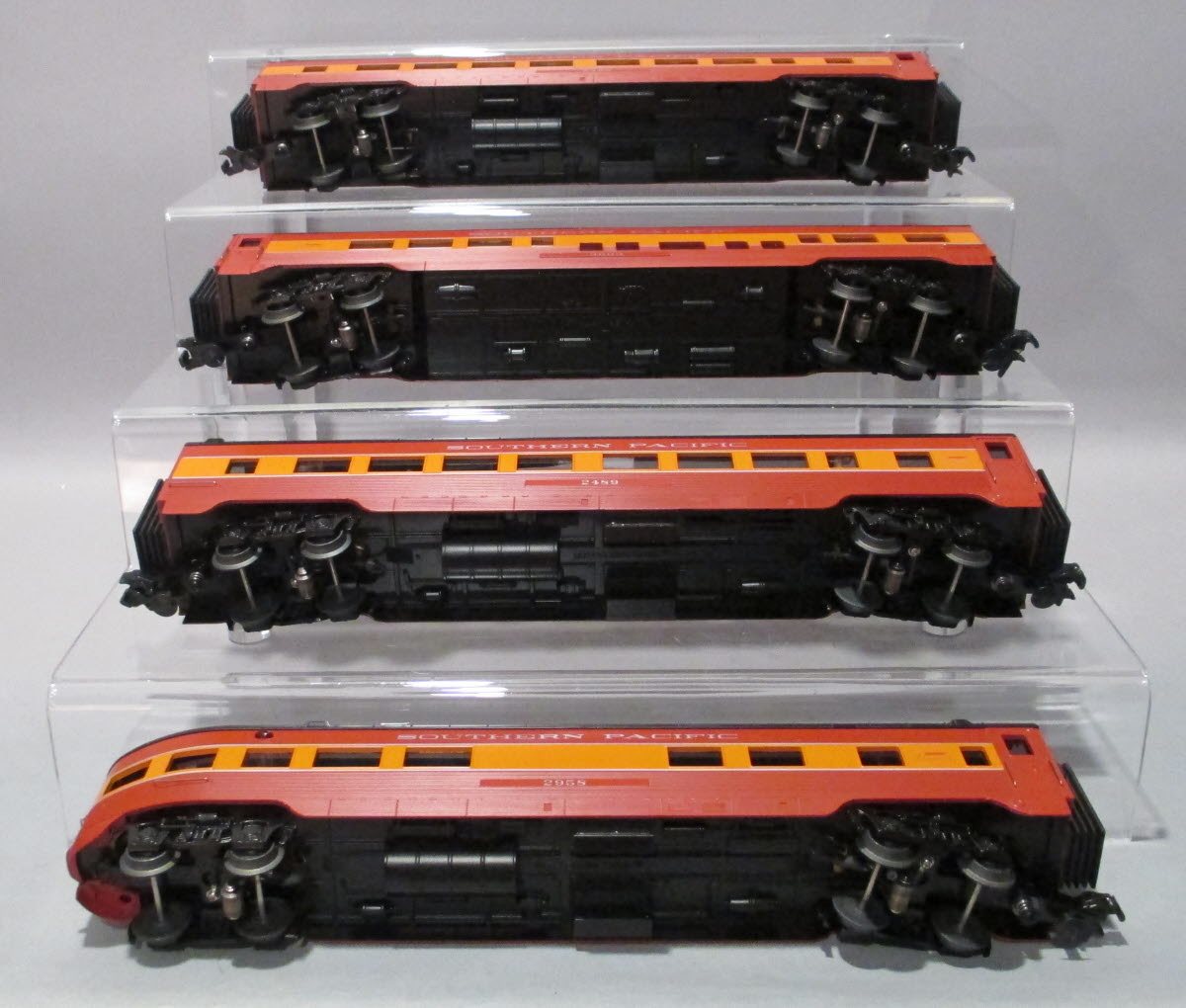 MTH 30-68066 O Southern Pacific 60' Streamlined Passenger Set (Set of 4)