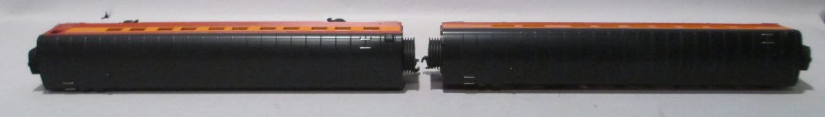MTH 30-68067 O Southern Pacific 60' Streamlined Sleeper Diner Set (Set of 2)