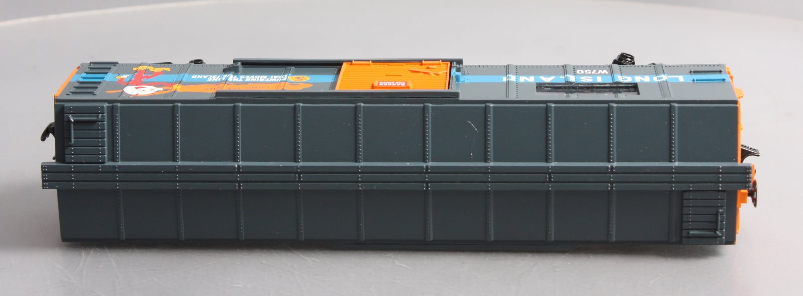 MTH 30-74968 O Long Island Box Car with Power Meter #W750