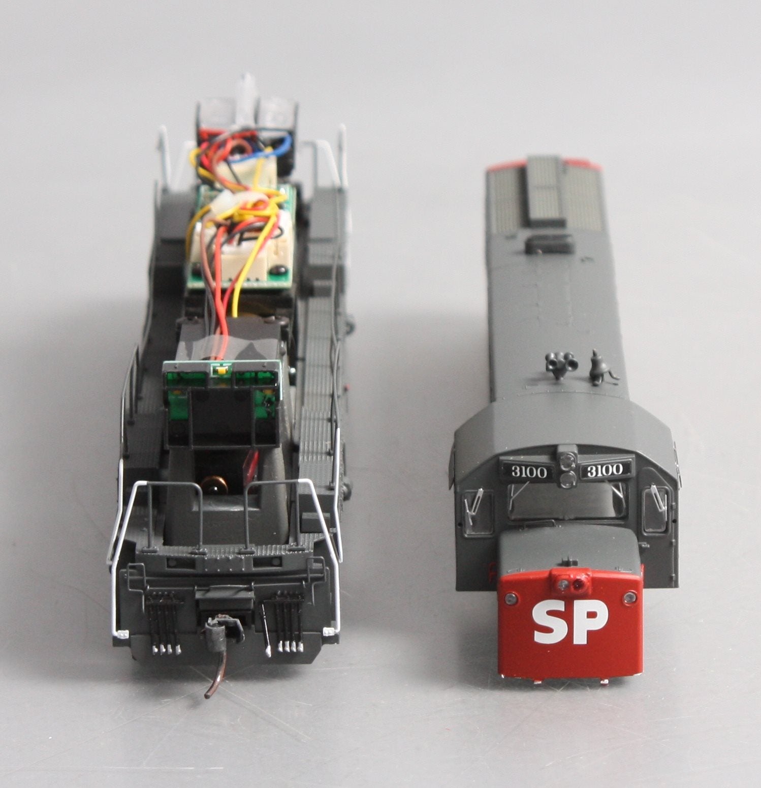 Bowser 23855 HO Southern Pacific GE U25B Standard DC Executive Line #3100
