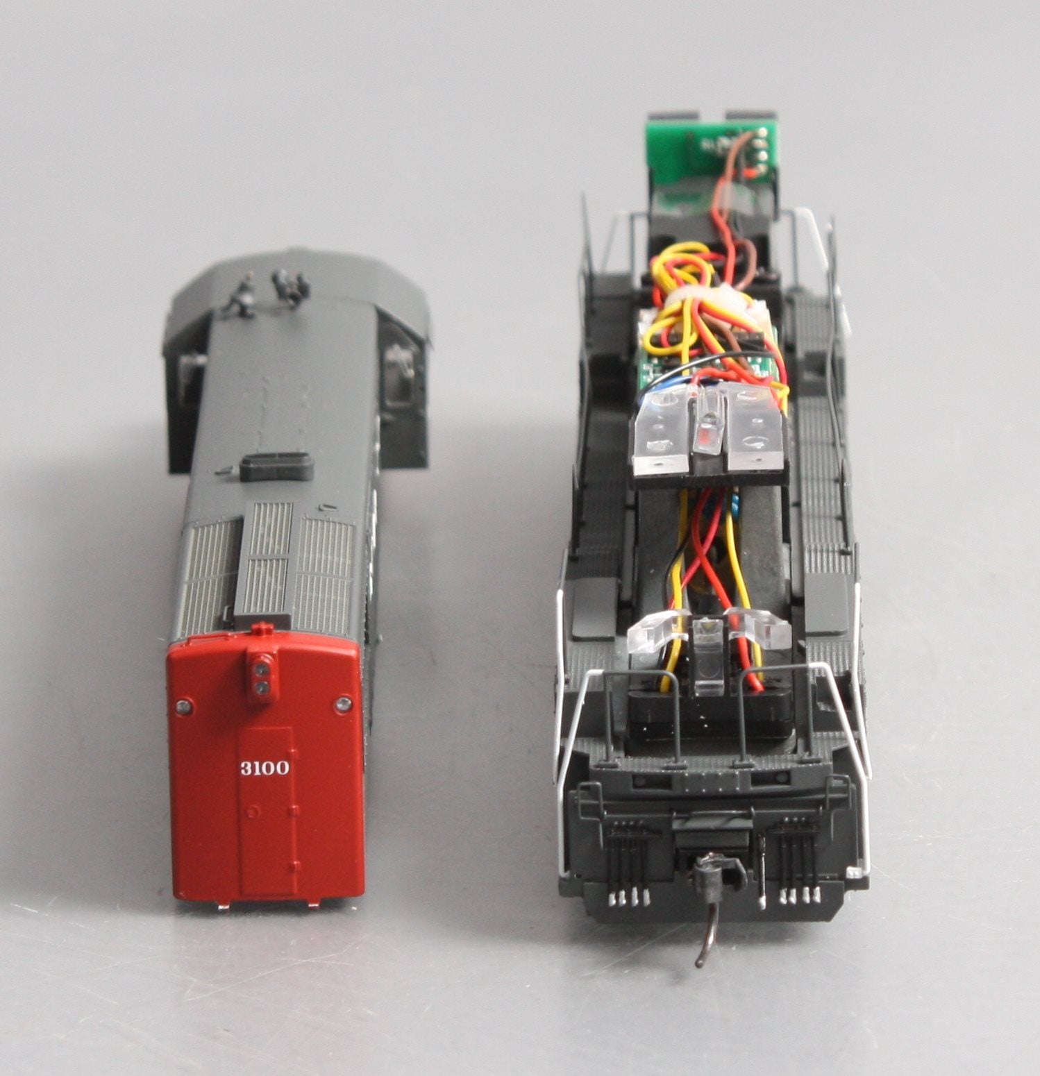 Bowser 23855 HO Southern Pacific GE U25B Standard DC Executive Line #3100