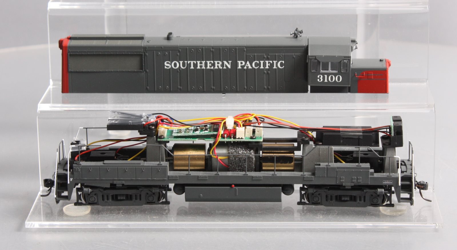 Bowser 23855 HO Southern Pacific GE U25B Standard DC Executive Line #3100