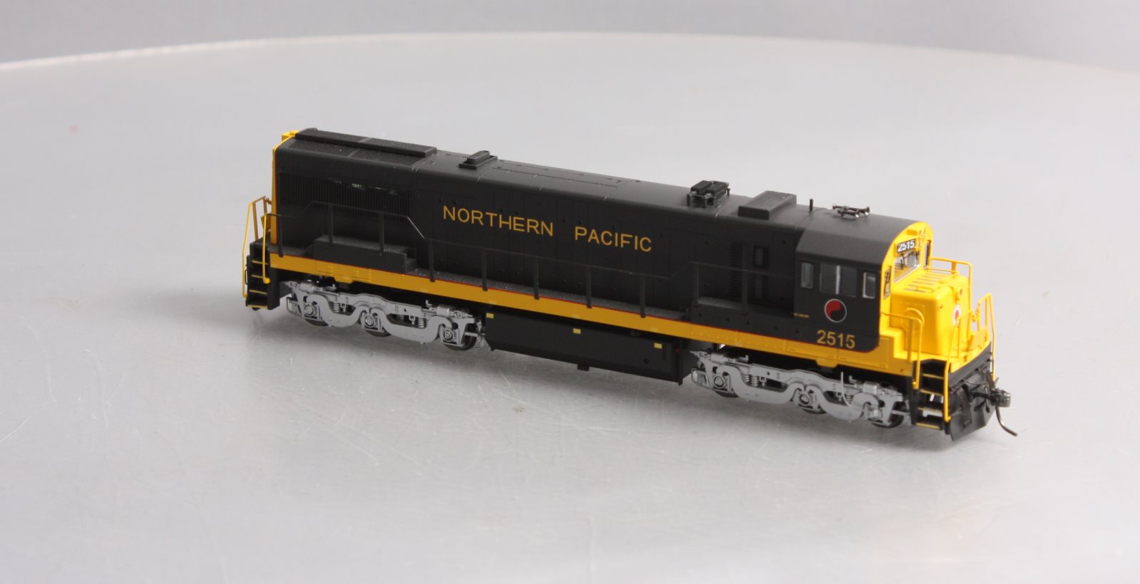 Rivarossi HR2520 HO Northern Pacific GE U25C Diesel Locomotive - DC #2515