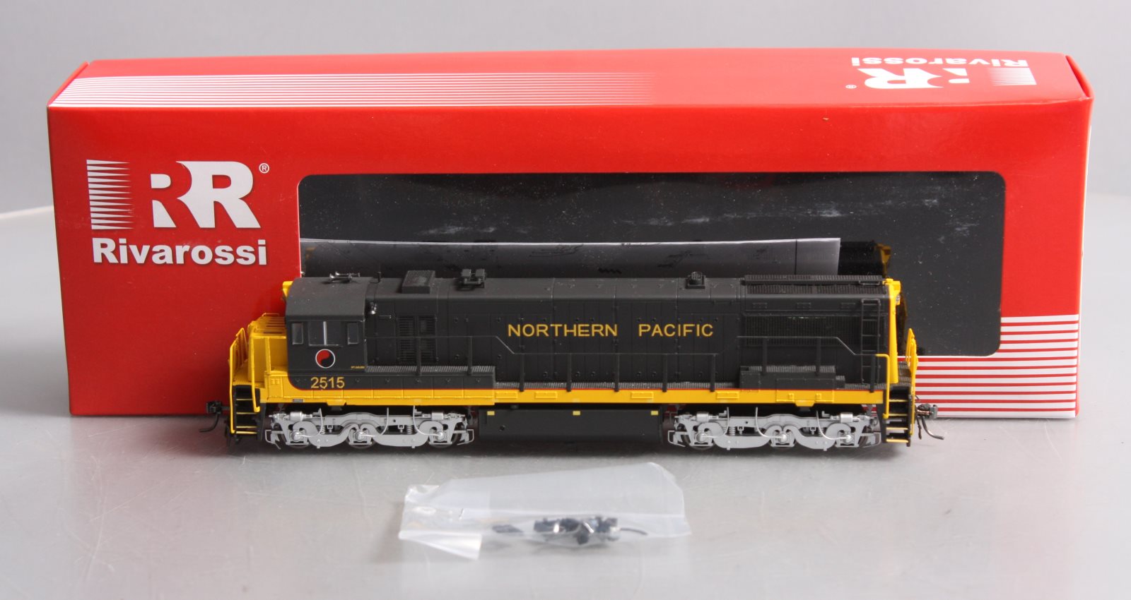 Rivarossi HR2520 HO Northern Pacific GE U25C Diesel Locomotive - DC #2515