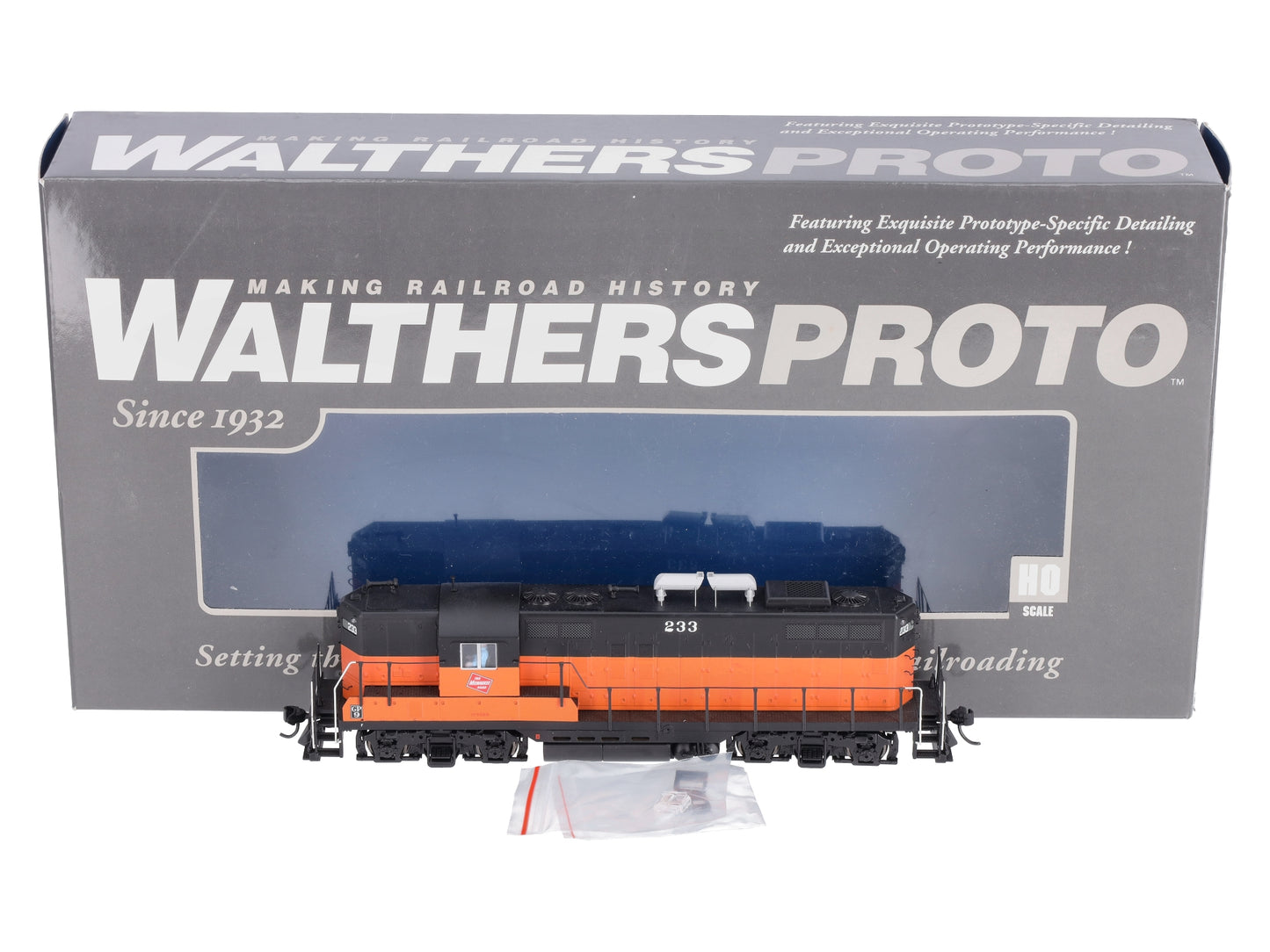Walthers 920-47879 HO Scale Milwaukee Road EMD GP9 Diesel Locomotive #233