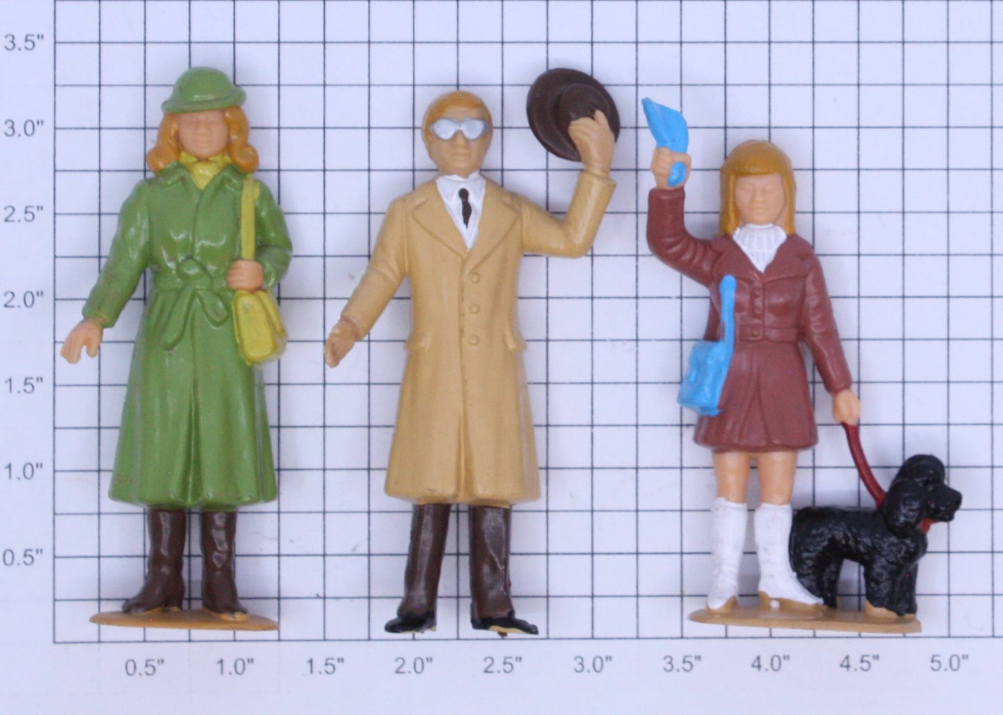 Acme 0626-1316 G Gauge Train Station Passenger Figure Assortment (Bag of 3)