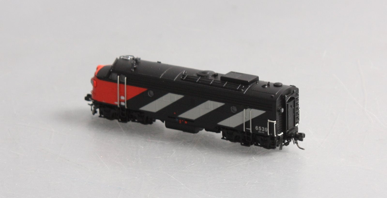 Rapido Trains 530508 N Canadian National FP9A Locomotive #6539 w/sd