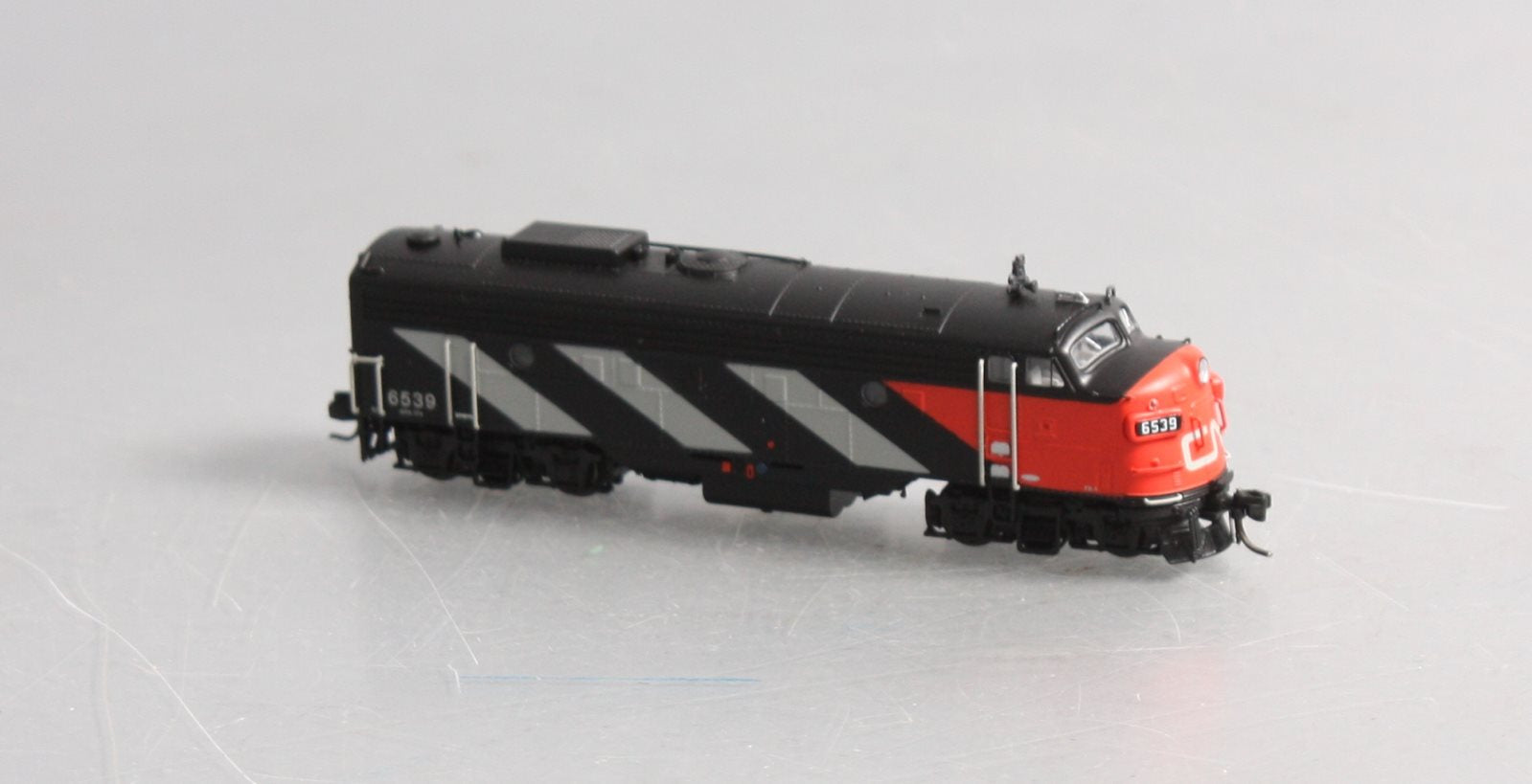 Rapido Trains 530508 N Canadian National FP9A Locomotive #6539 w/sd
