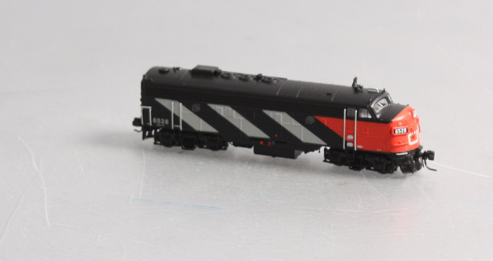 Rapido Trains 530006 N Canadian National CN FP9A Diesel Locomotive #6528