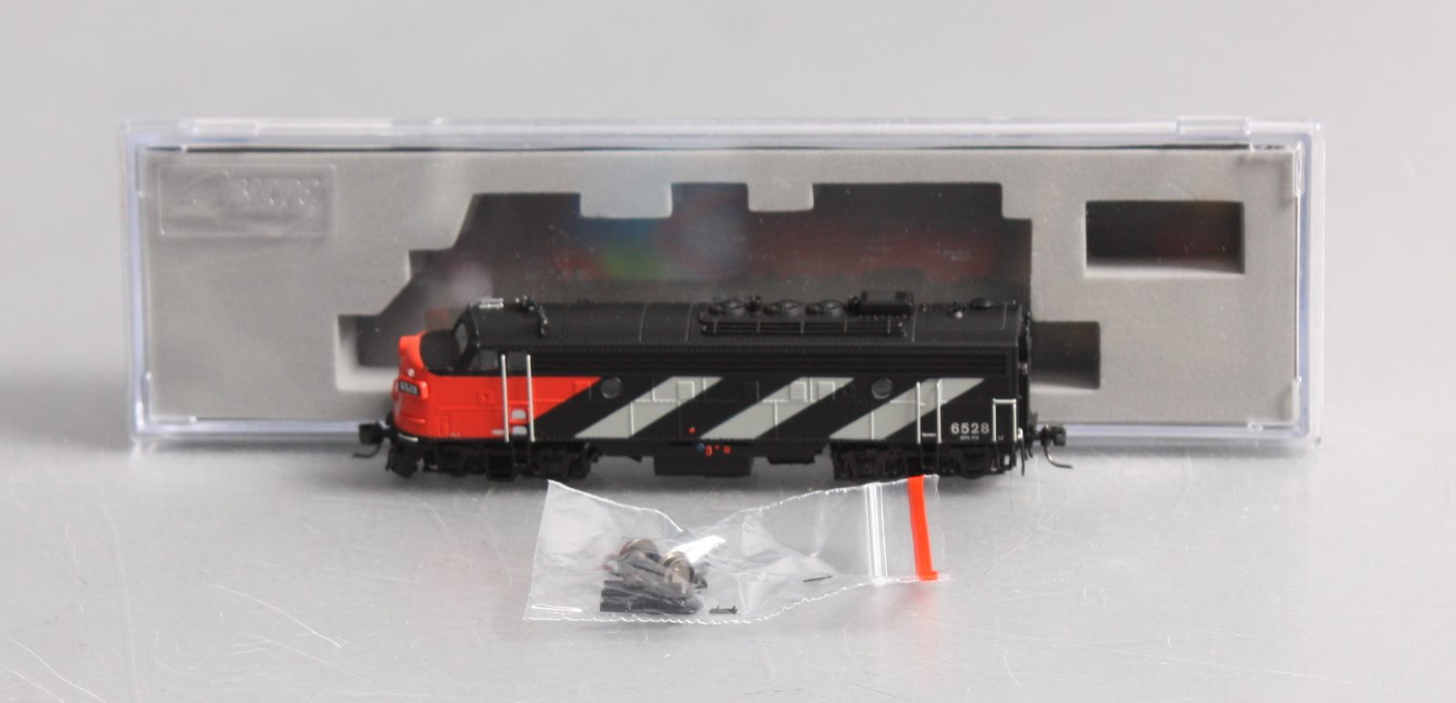 Rapido Trains 530006 N Canadian National CN FP9A Diesel Locomotive #6528