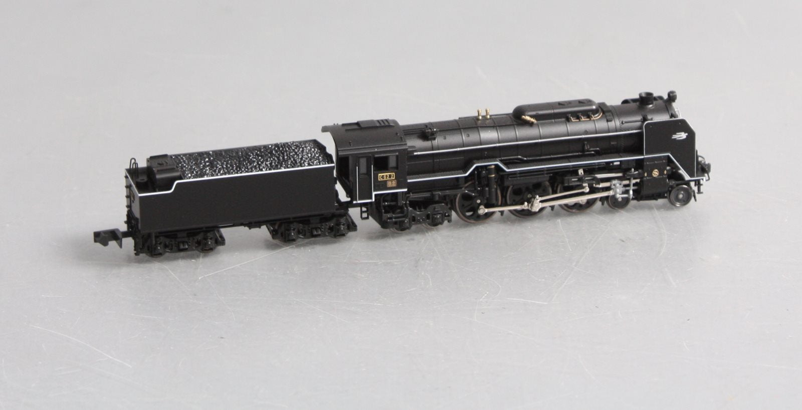 Kato 2017-8 N Tokaido Line Steam Locomotive & Tender # C622