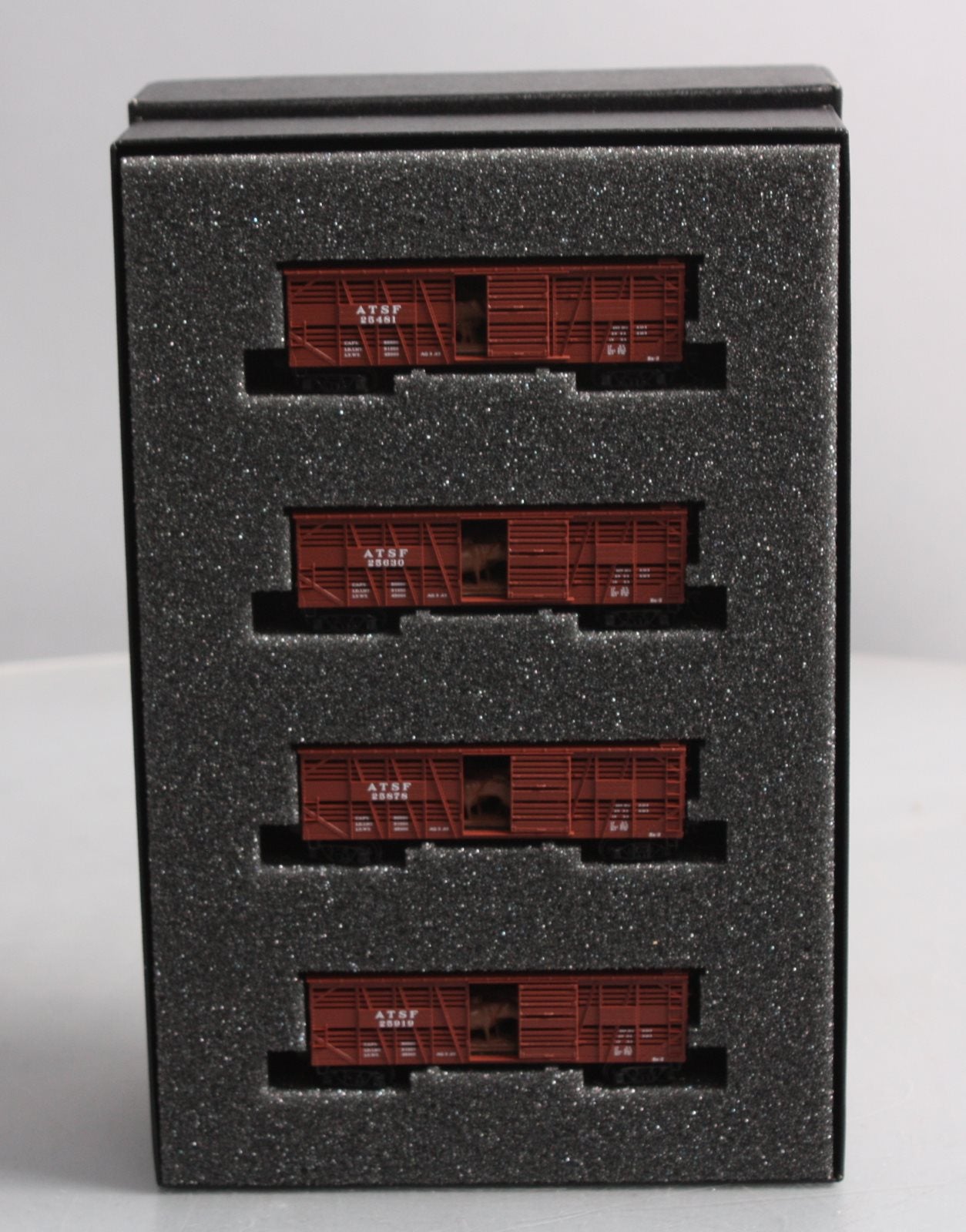 Micro-Trains 99300188 HO Atchison Topeka Santa Fe 40' Stock Car (Pack of 4)