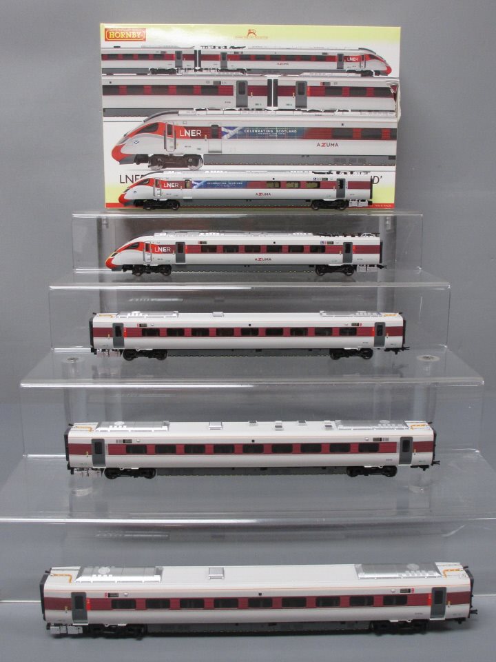 Hornby R3827 OO LNER Hitachi 800/1 Azuma Passenger Car Set #800 104 (Set of 5)