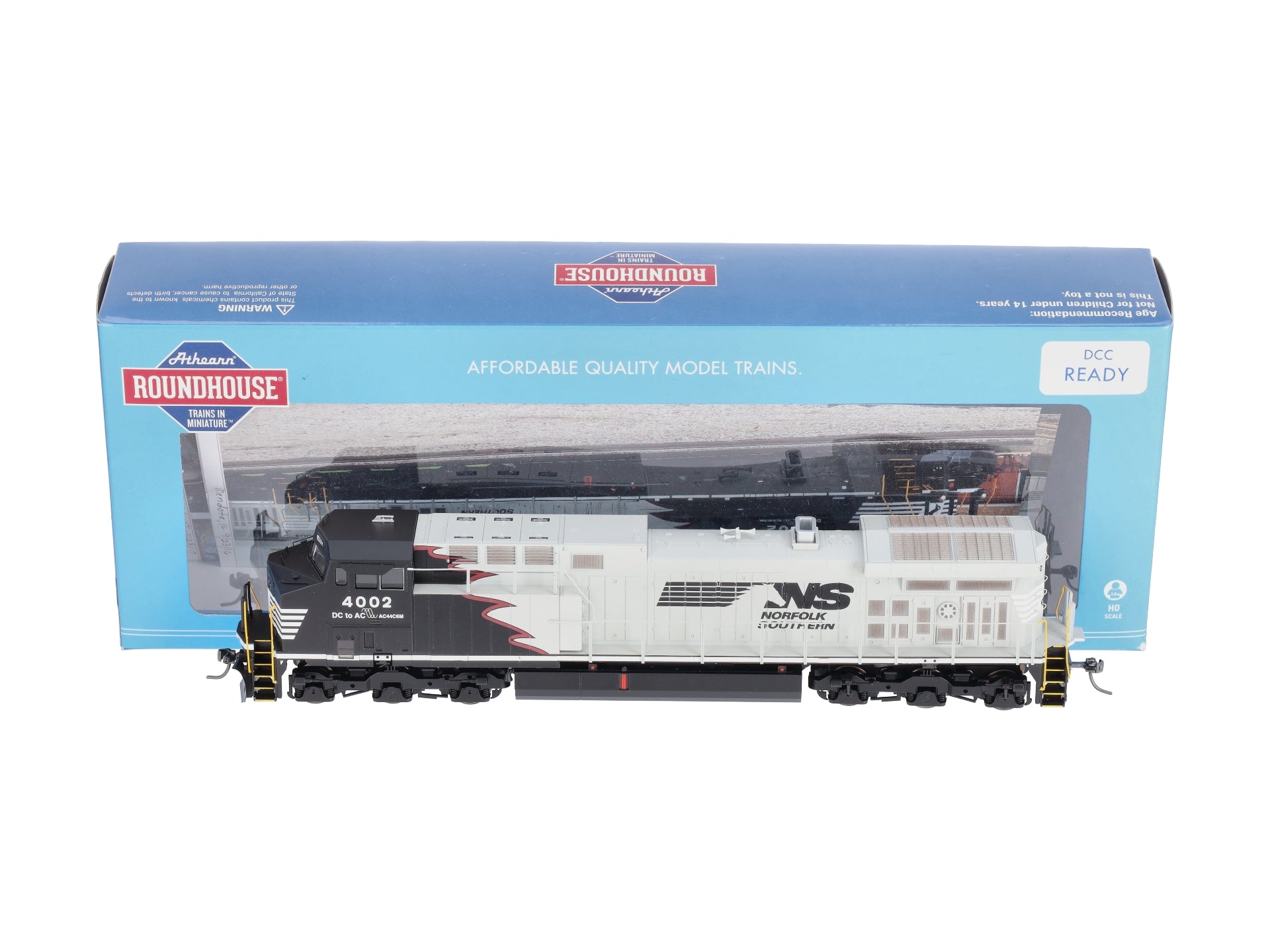 Roundhouse 97256 HO Norfolk Southern AC44C6M Diesel Locomotive  #4002
