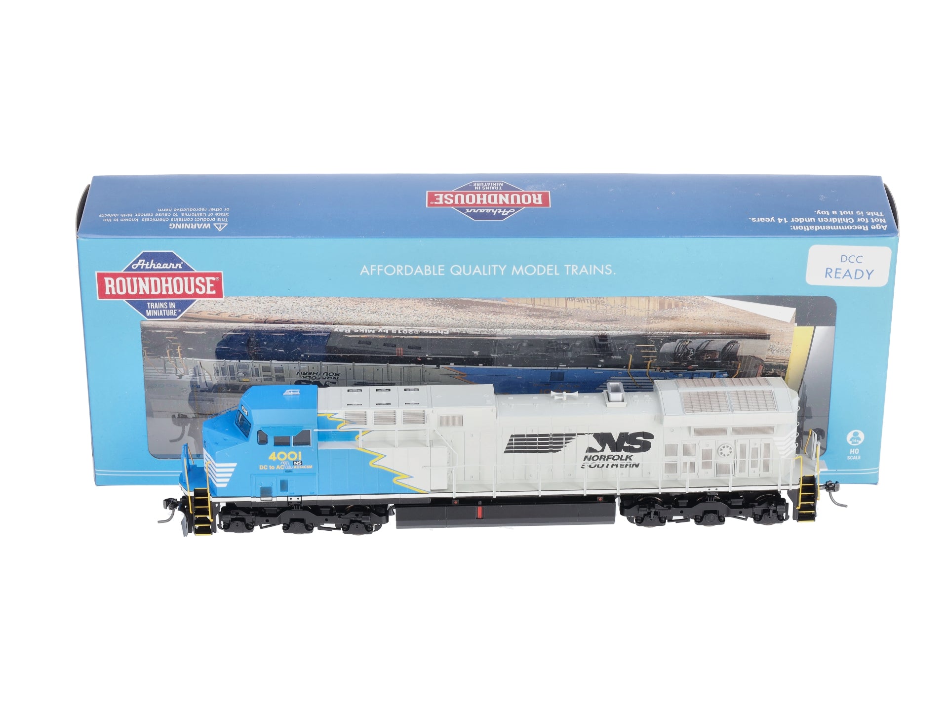 Roundhouse 97255 HO Norfolk Sothern AC4400CW Diesel Locomotive #4001