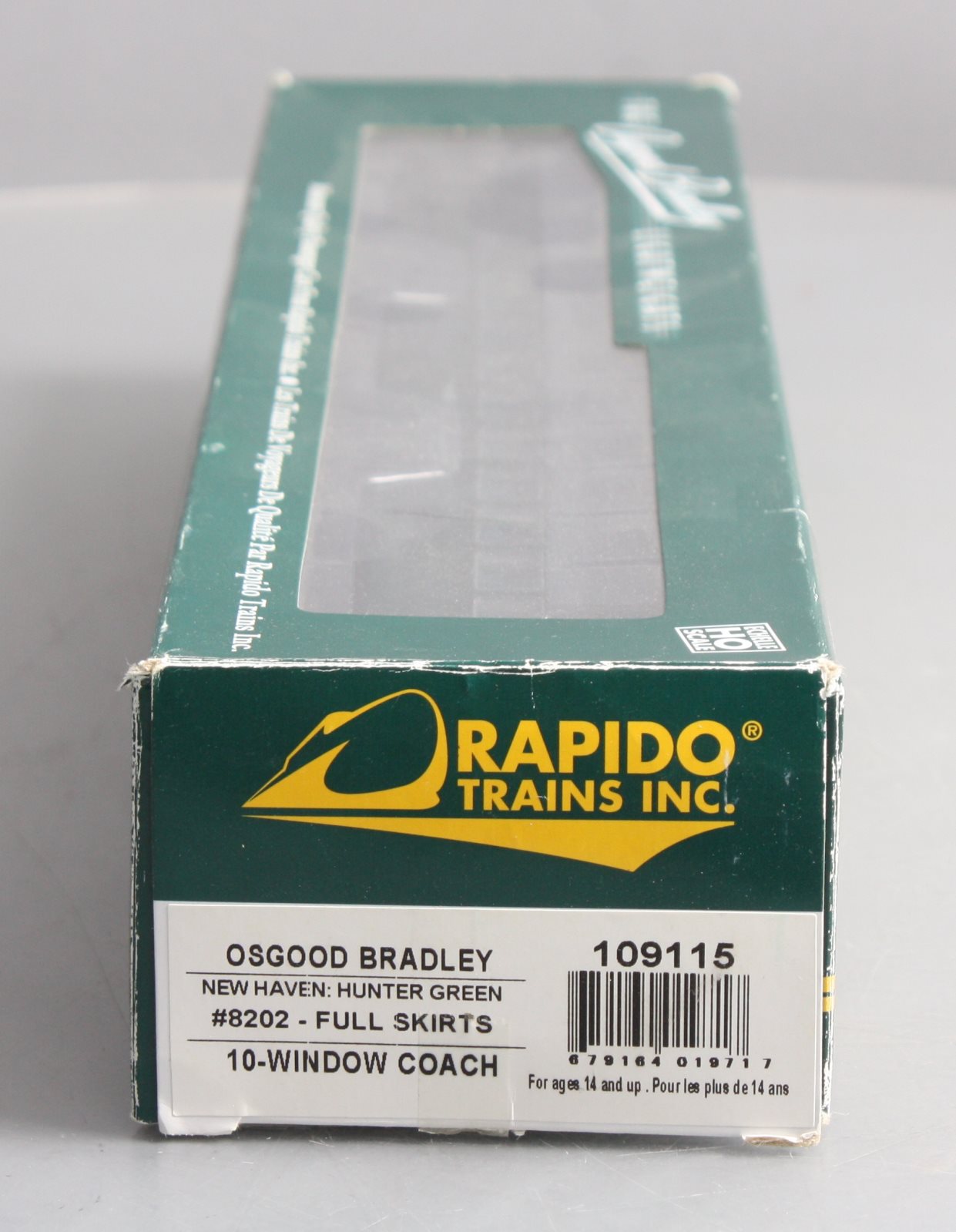 Rapido Trains 109115 HO New Haven 10-Window Coach, Full Skirt #8202