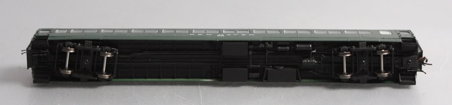 Rapido Trains 109115 HO New Haven 10-Window Coach, Full Skirt #8202