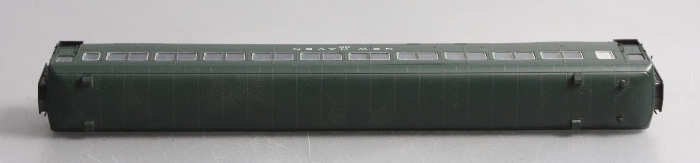 Rapido Trains 109115 HO New Haven 10-Window Coach, Full Skirt #8202
