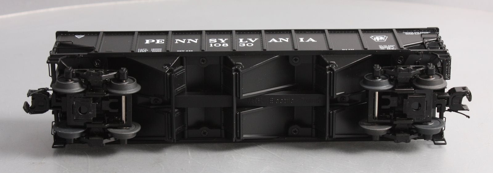 MTH 20-97843 O Pennsylvania 70-ton 3-Bay Hopper Car #10830