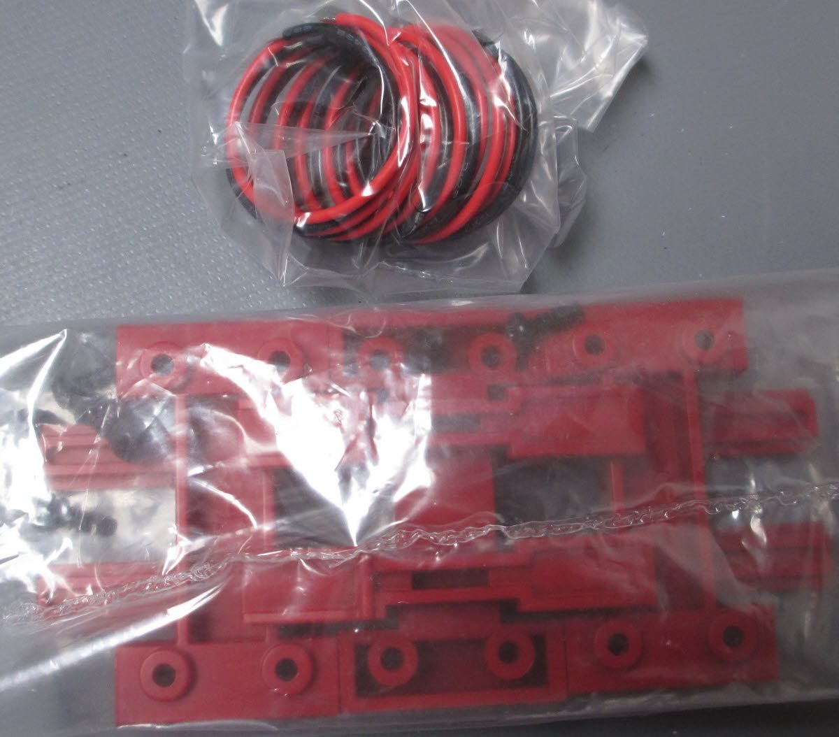 MTH 40-1115 O RealTrax Steel Arch Bridge with Operating Christmas Lights