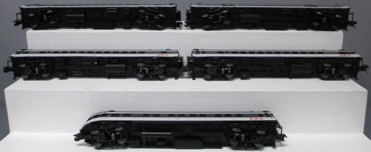 MTH 20-65264 O Canadian National 70' Streamlined Passenger Car Set (Set of 5)